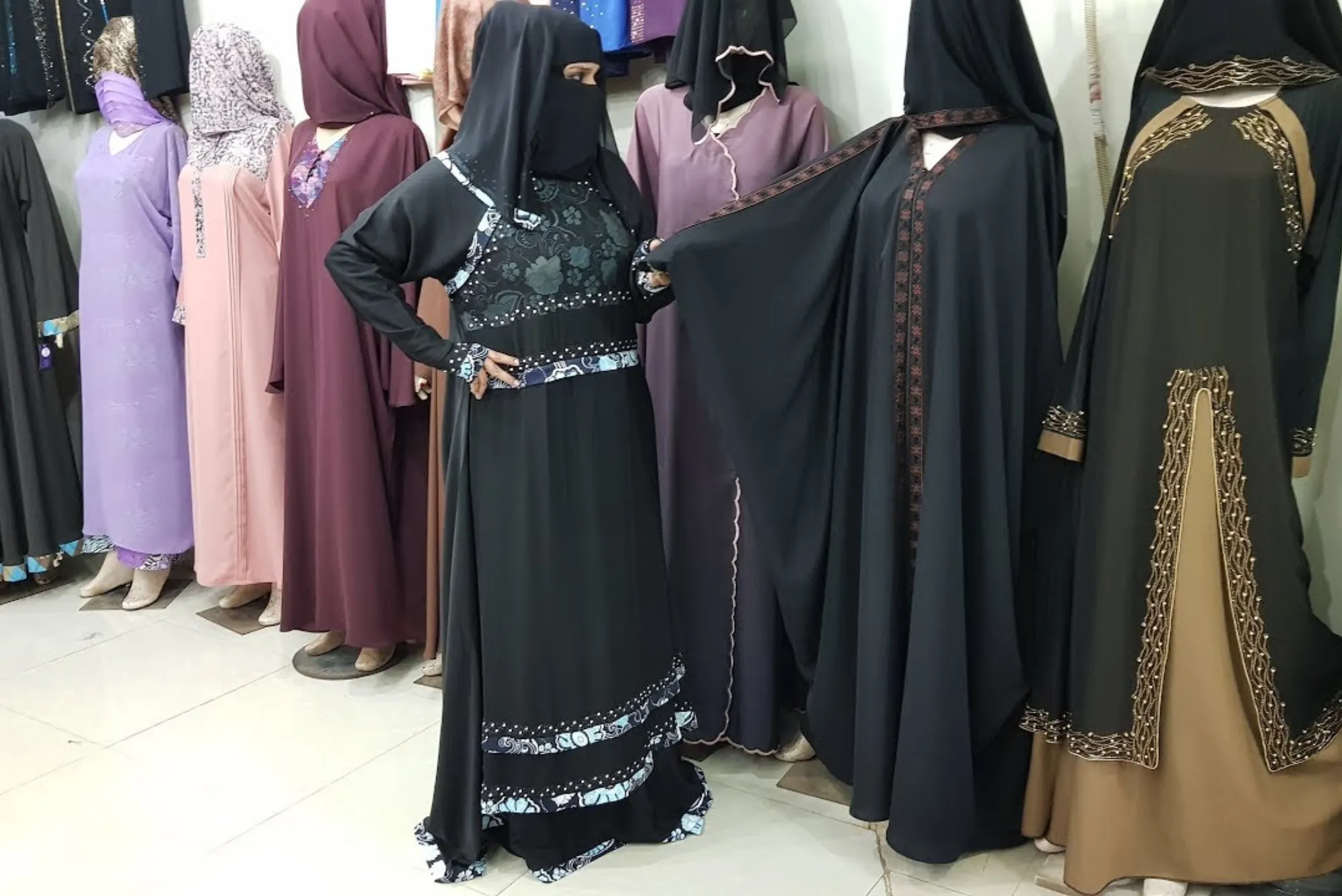 Abaya And Sheila In Dubai