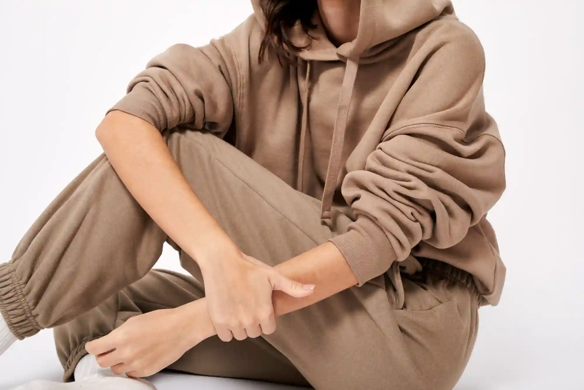 The Best Ways to Wear a Hoodie and What to Avoid