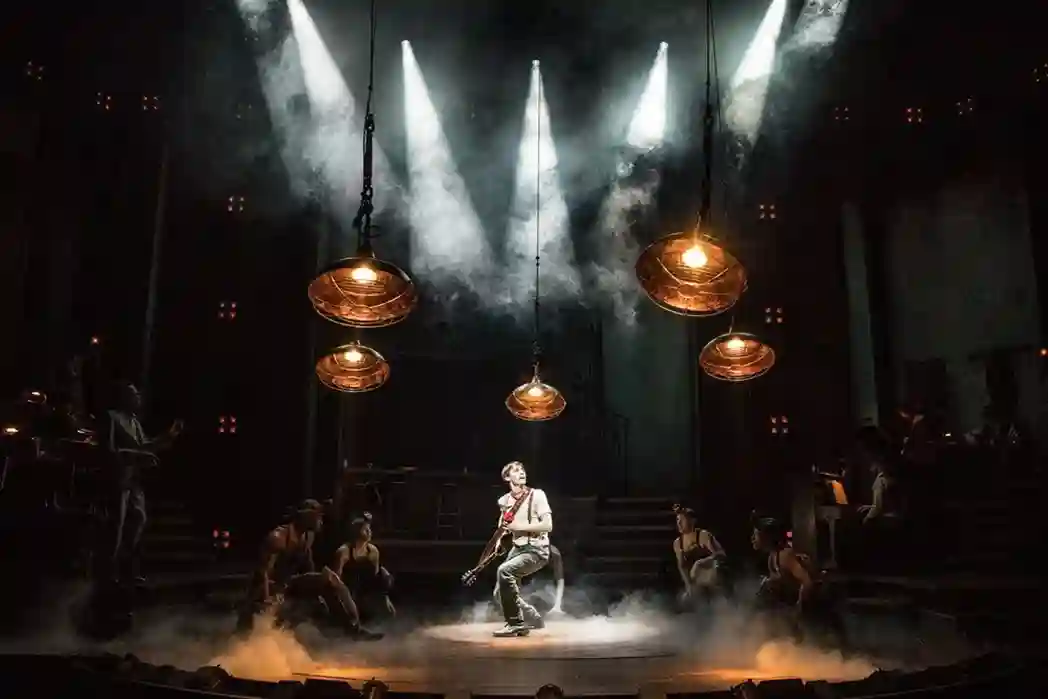 Light Sky’s Bumblebee Lighting: Setting the Standard in Stage Illumination