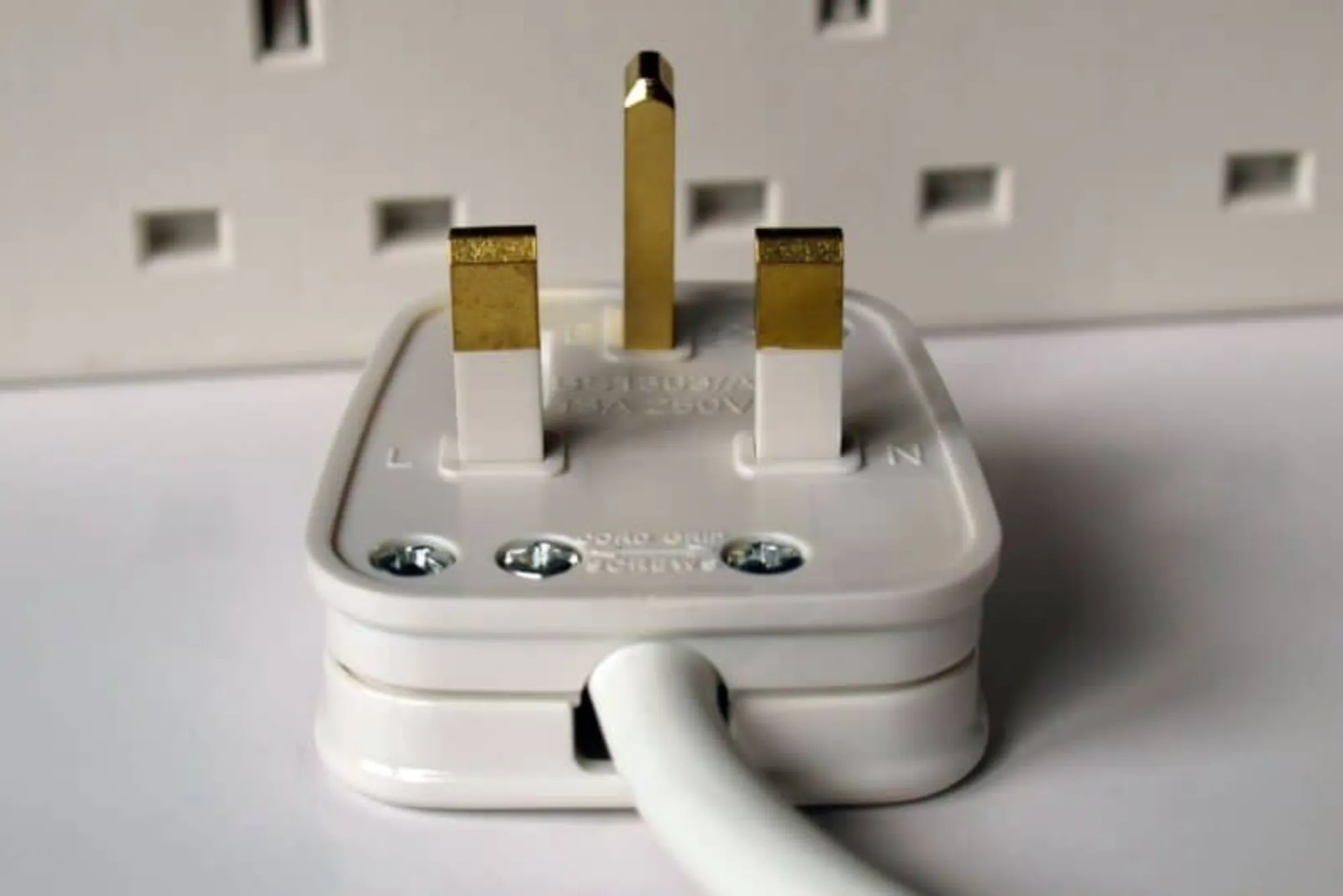 What Are the Best Plugs in Dubai and Why Dubai for Electrical Supplies