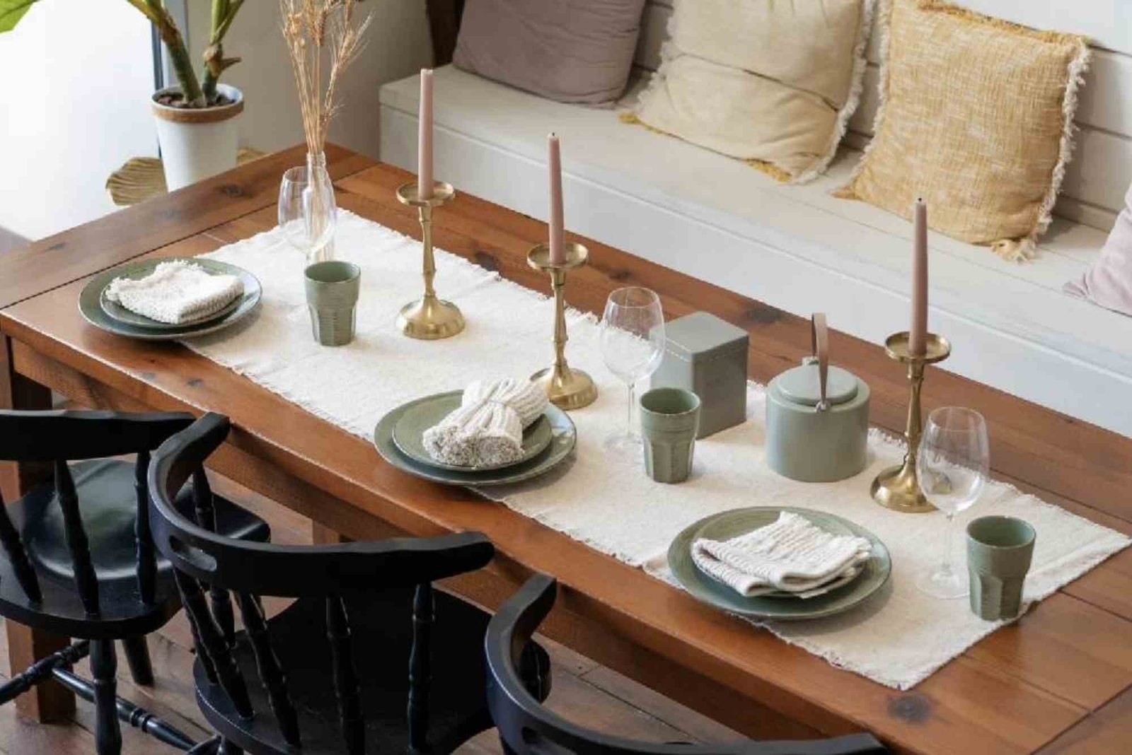 How to Pick the Perfect Dining Table for Your Home