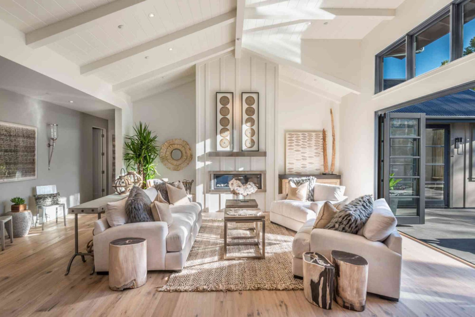 Traditional vs. Modern Furniture – What’s Best for Your Home?