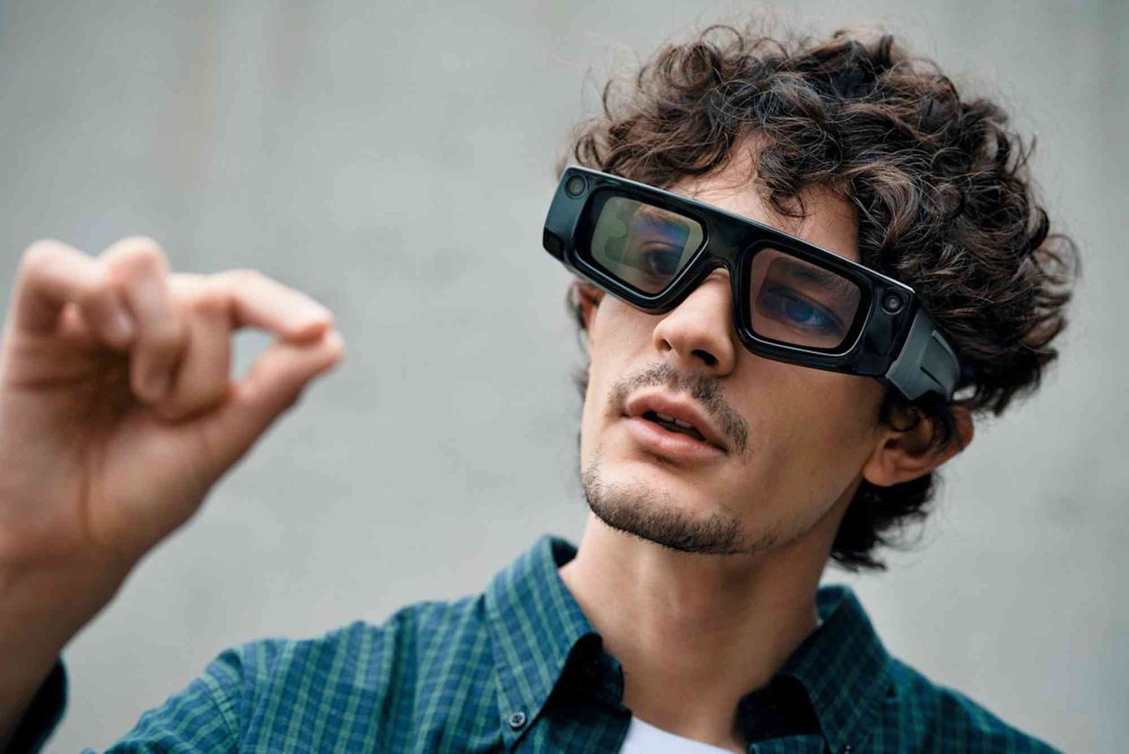 AR Glasses SDK Adds Privacy-First Hand-Tracking for Public Use Cases