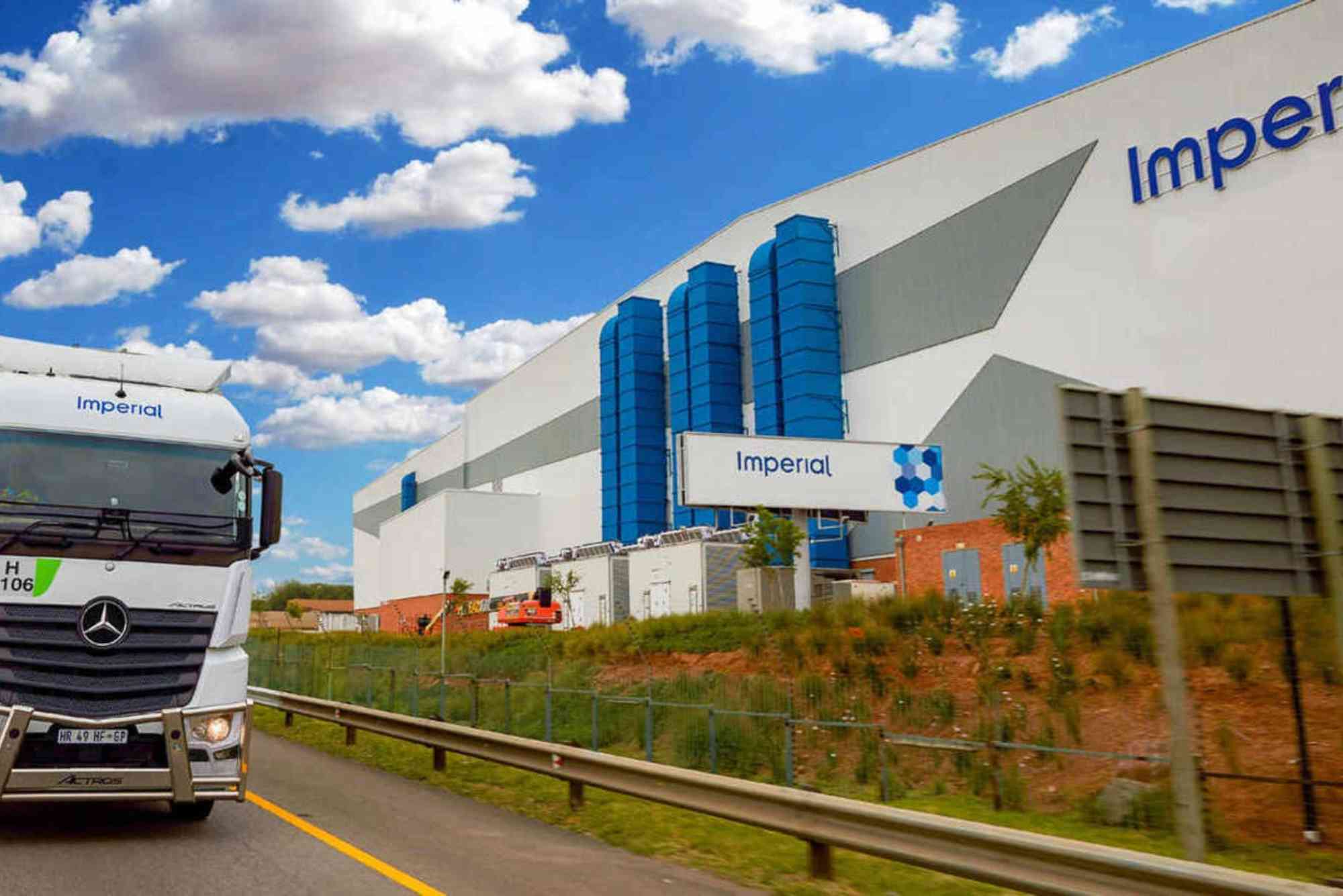 Private Equity Group Acquires Logistics Platform in Strategic Deal