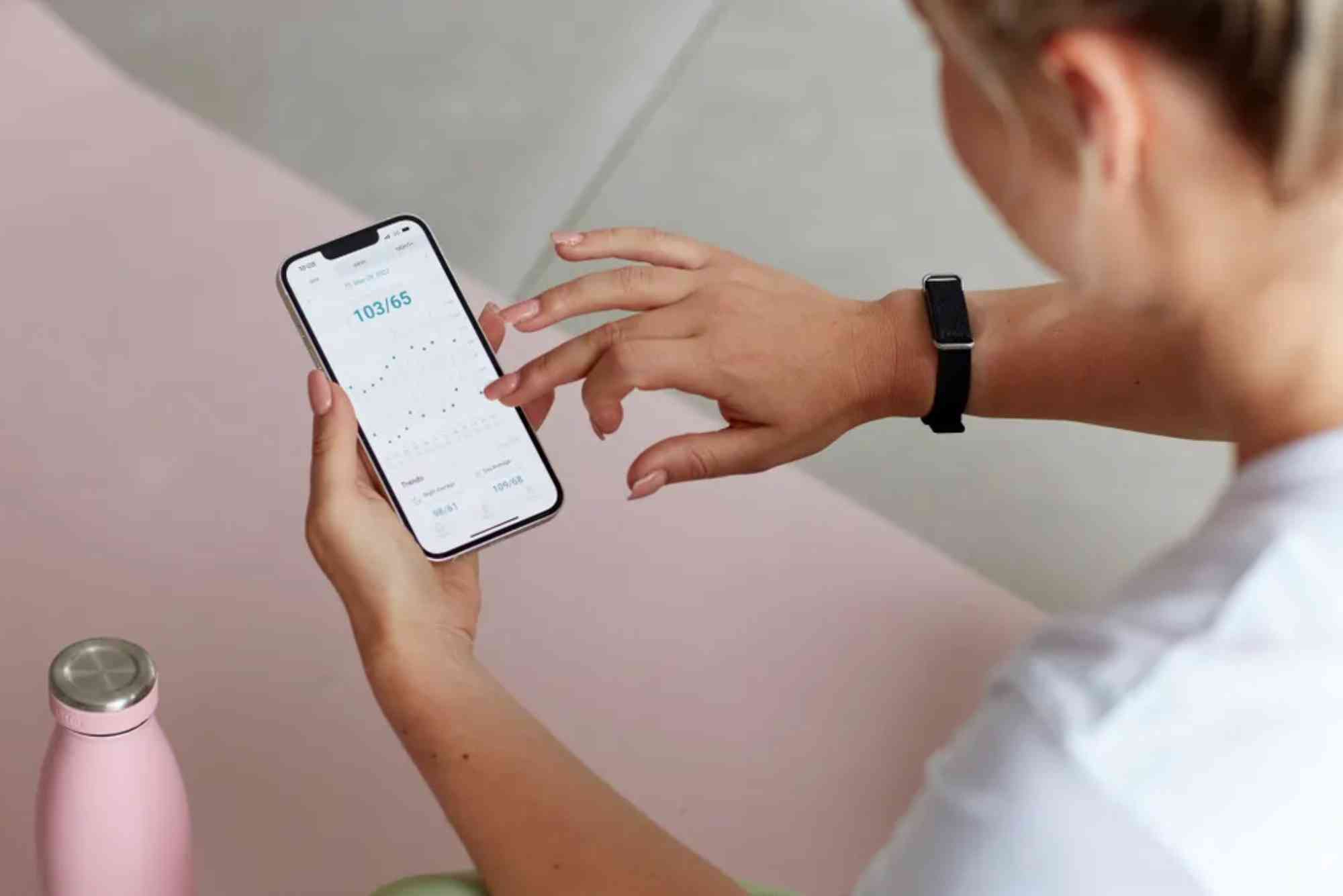 Wearable Maker Introduces Continuous Blood-Pressure Monitoring Band