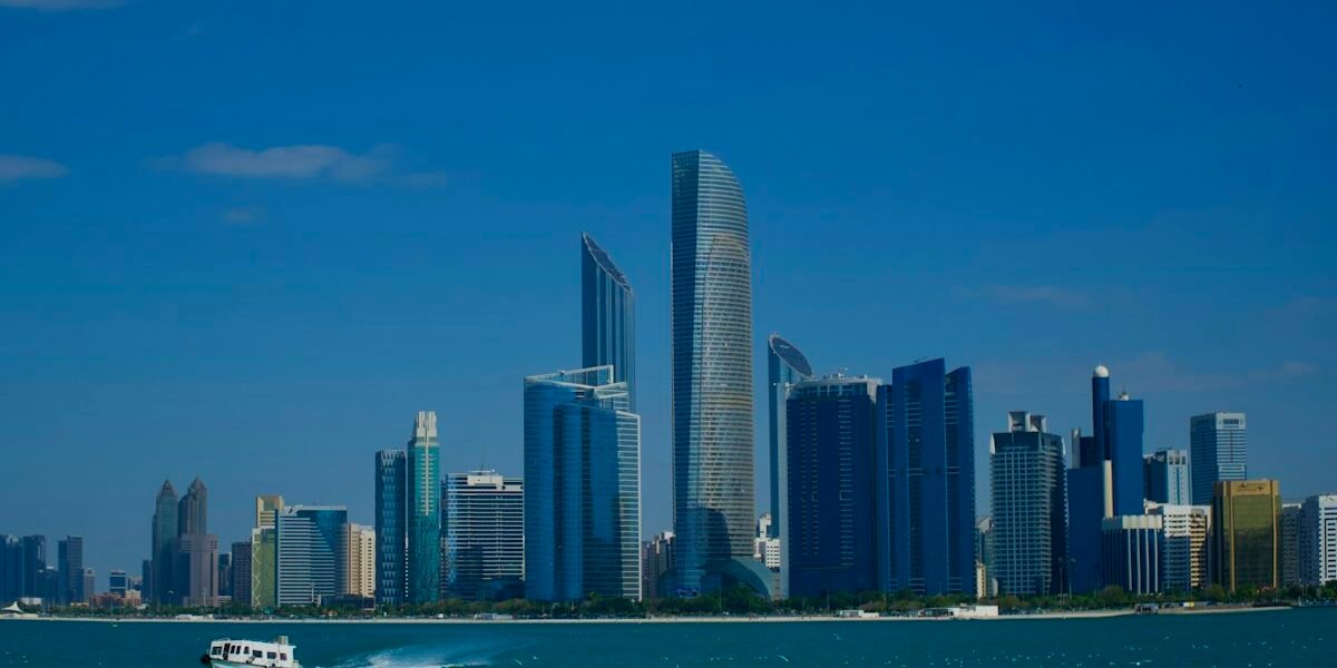 Apollo to Invest Over $1 Billion in Mubadala Capital as Abu Dhabi Draws Global Asset Managers